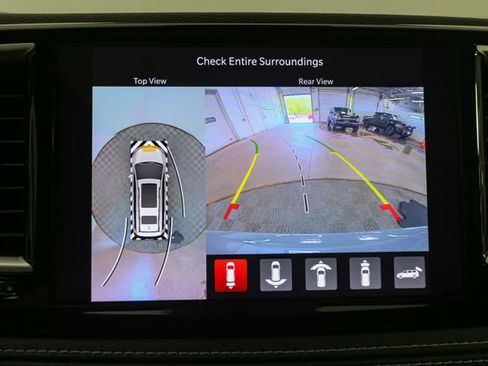 Used 2022 Chrysler Pacifica Touring-L w/ Uconnect Theater Family Group AWD/4WD image 31