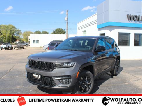 New 2025 Jeep Grand Cherokee Altitude image 1