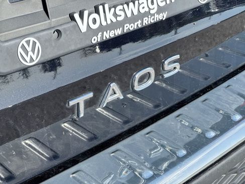 Certified 2024 Volkswagen Taos S FWD image 19