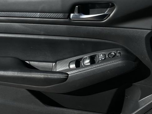 Used 2024 Nissan Altima 2.5 SV image 20