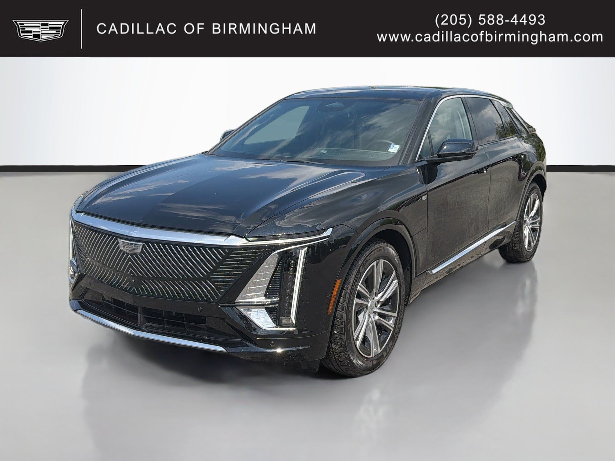 Used 2024 Cadillac Lyriq Luxury w/ LPO, Floor Liner Package AWD/4WD image 1