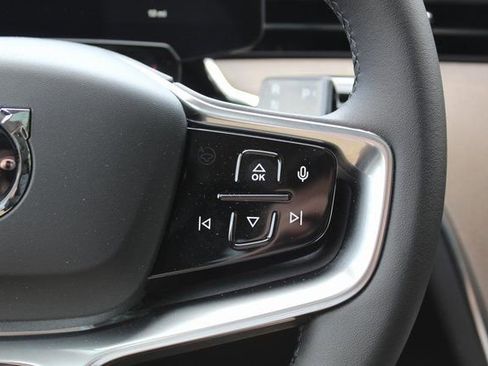 New 2025 Volvo EX90 Ultra image 17