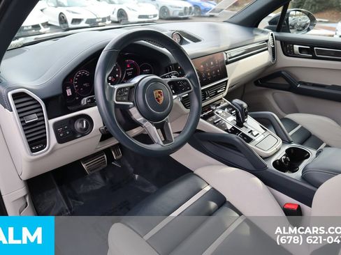 Used 2023 Porsche Cayenne S Platinum w/ Assistance Package image 10