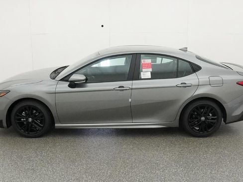 New 2026 Toyota Camry SE FWD image 3