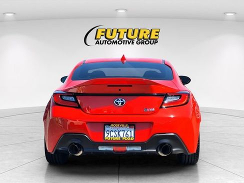 Used 2022 Toyota GR86 Premium w/ ALL Weather Mat Package (TMS) RWD image 5