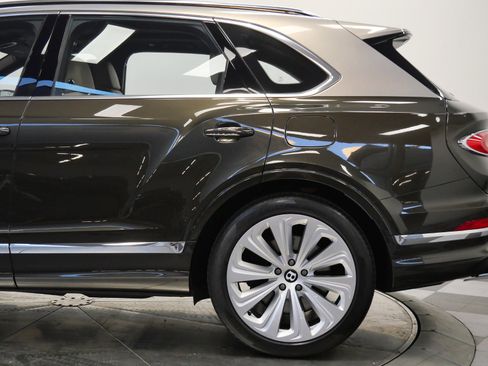 Used 2021 Bentley Bentayga Hybrid -Mulliner Driving Speci image 46