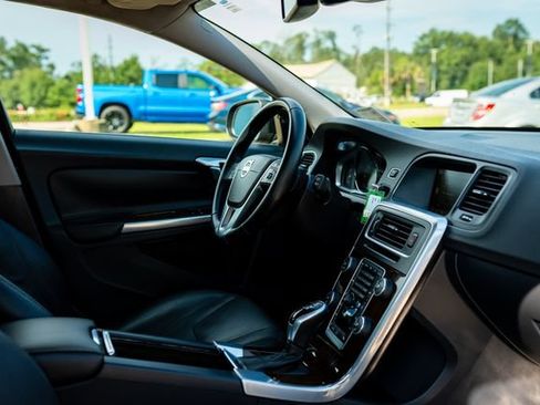 Used 2015 Volvo V60 T5 Premier Plus FWD image 23