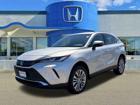 Used 2022 Toyota Venza XLE AWD/4WD image 5