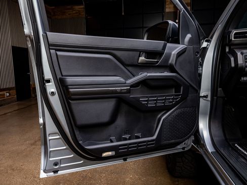 Used 2025 Toyota Tacoma TRD Off-Road image 35