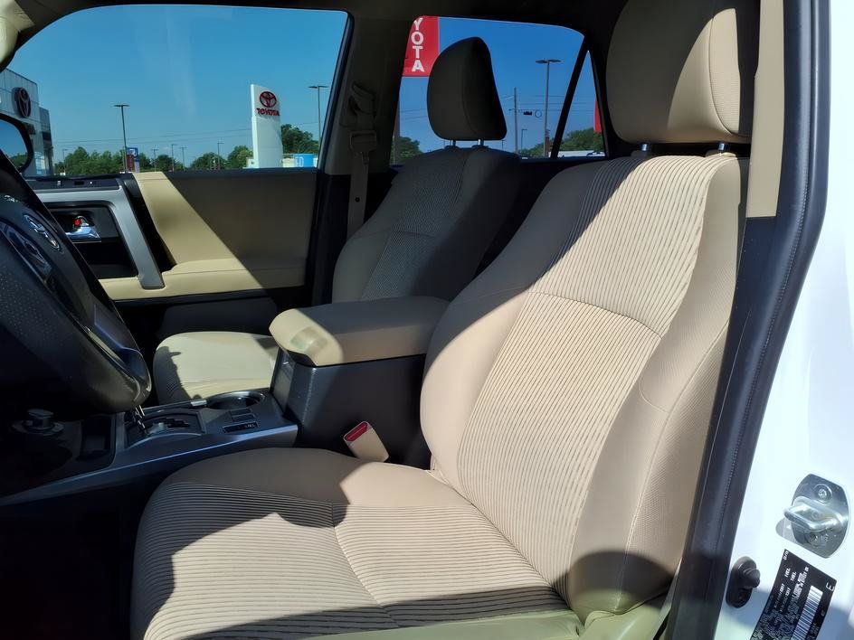 Used 2016 Toyota 4Runner SR5 AWD/4WD image 14
