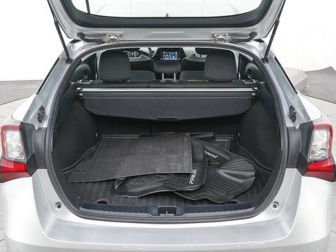 Used 2021 Toyota Prius LE FWD image 16