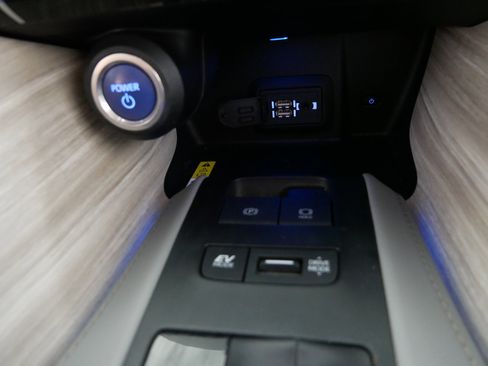 Used 2021 Toyota Venza XLE w/ Softex Package image 31