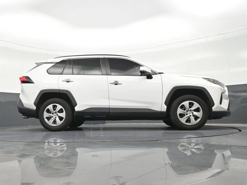 Used 2020 Toyota RAV4 LE FWD image 28