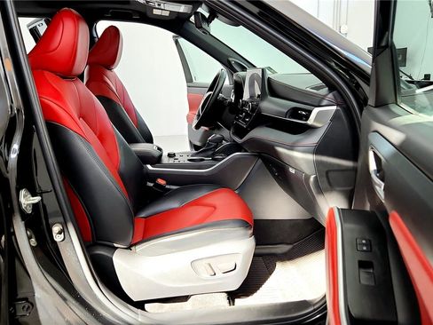 Used 2023 Toyota Highlander XSE image 17