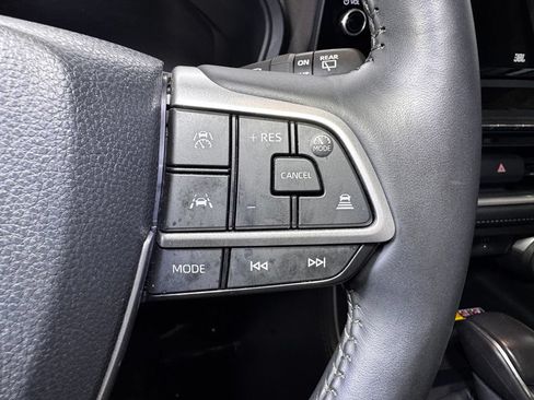 Used 2025 Toyota Grand Highlander AWD image 26