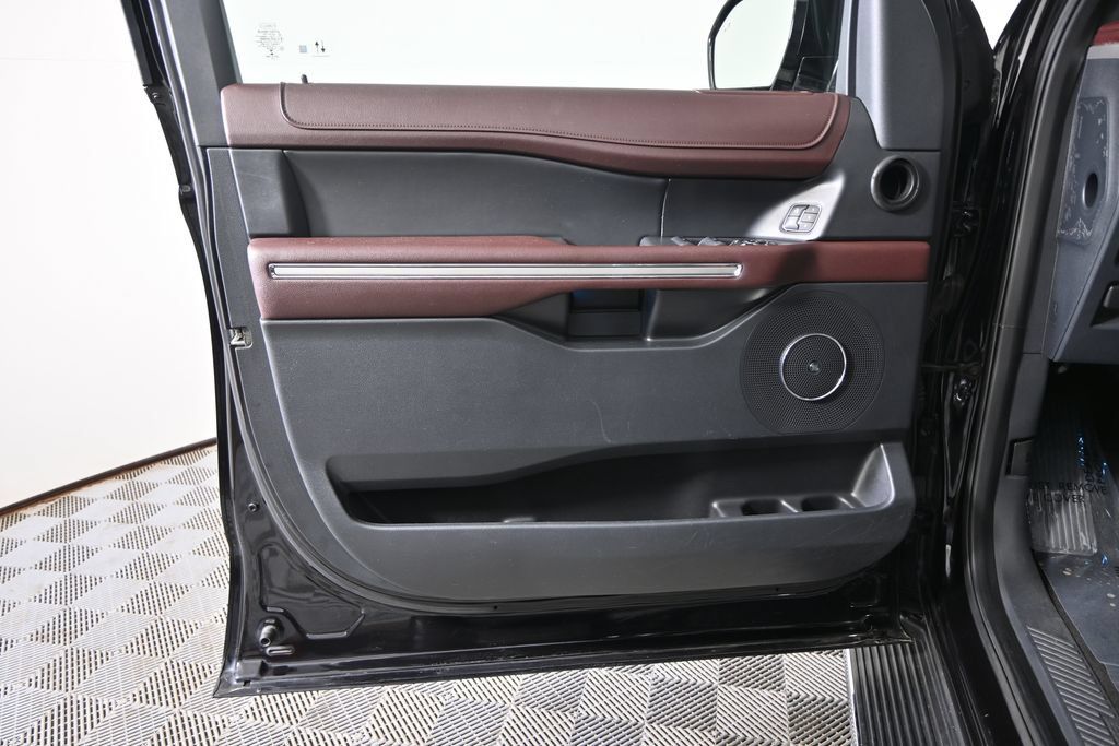 Used 2022 Ford Expedition Max Limited AWD/4WD image 20