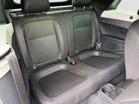 Used 2013 Volkswagen Beetle 2.5 image 25