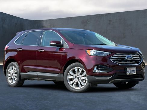 Used 2024 Ford Edge Titanium image 2