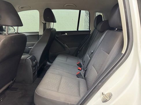 Used 2018 Volkswagen Tiguan Limited AWD/4WD image 17