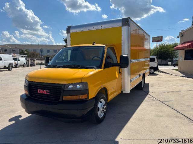 Used 2022 GMC Savana 3500 Extended w/ Power Convenience Package RWD image 3