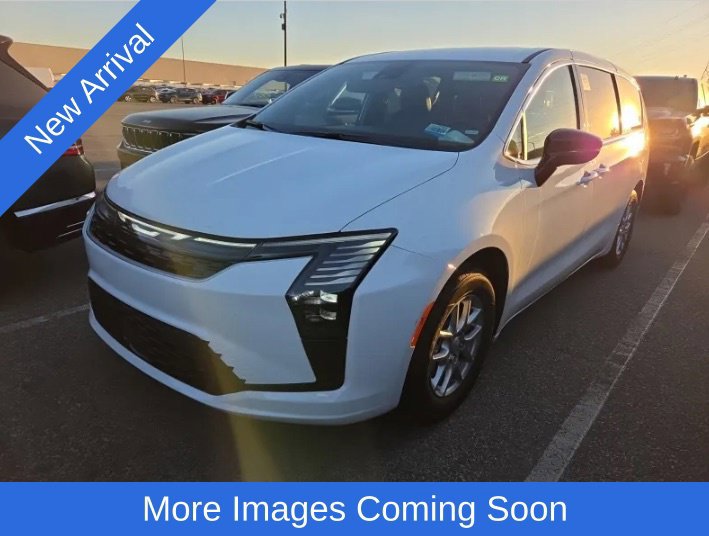 Used 2027 Chrysler Pacifica Select FWD image 5