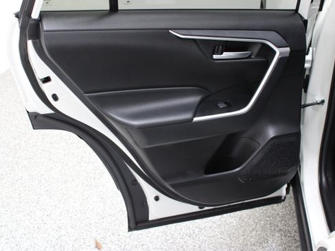 Used 2025 Toyota RAV4 XLE w/ Convenience Package FWD image 27