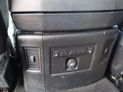 Used 2016 RAM 1500 Laramie w/ Convenience Group AWD/4WD image 15