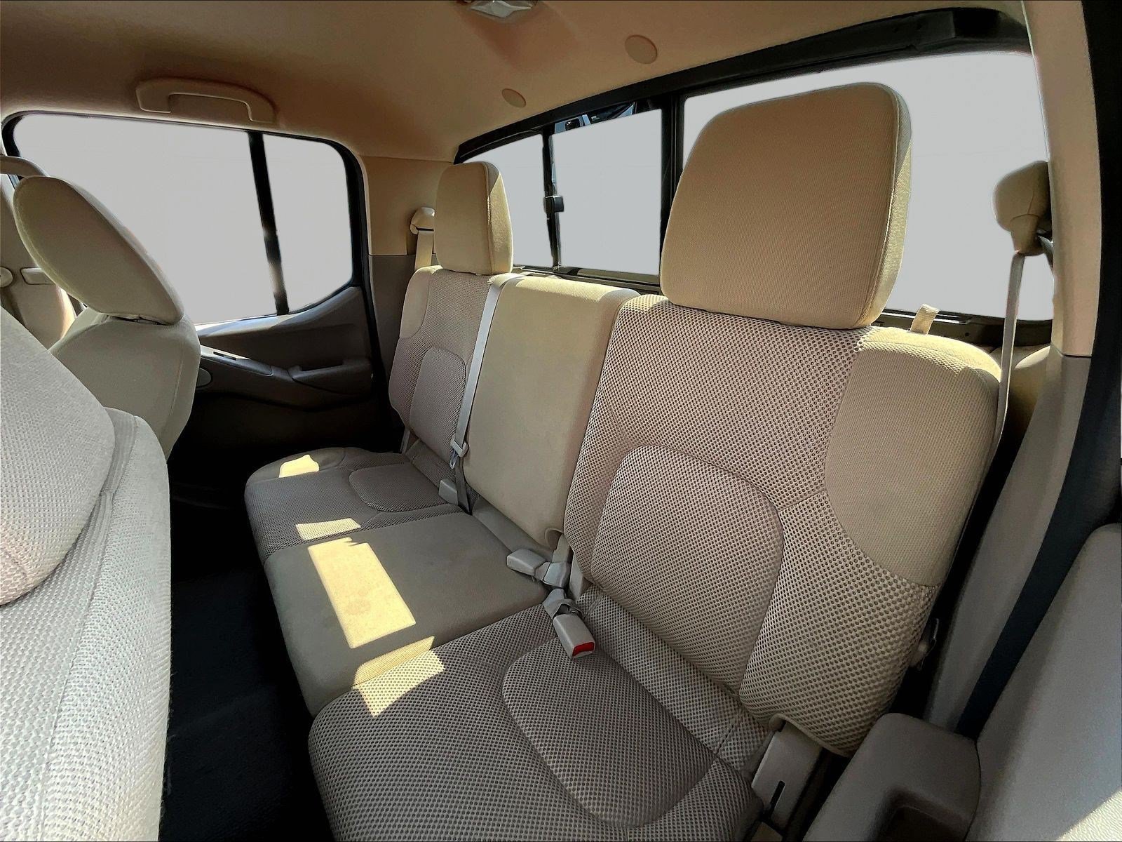 Used 2018 Nissan Frontier SV RWD image 23