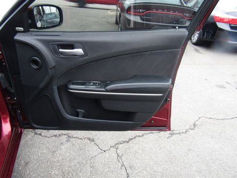 Used 2017 Dodge Charger SXT w/ Navigation & Travel Group image 20