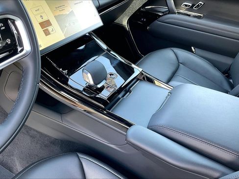 New 2026 Land Rover Range Rover Sport SE AWD/4WD image 11