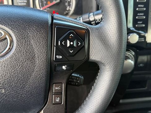 Used 2022 Toyota 4Runner TRD Off-Road Premium image 18