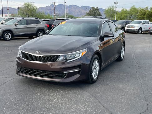 Used 2018 Kia Optima LX FWD image 1