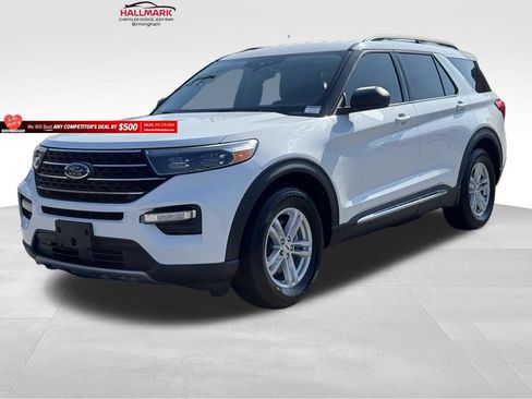 Used 2020 Ford Explorer XLT w/ Equipment Group 202A RWD image 2