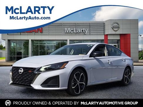 Certified 2025 Nissan Altima 2.5 SR FWD image 1