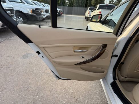 Used 2013 BMW 328i xDrive Sedan AWD/4WD image 15