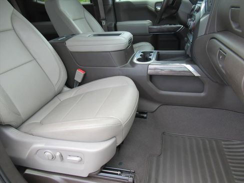 Used 2020 Chevrolet Silverado 1500 LTZ w/ LTZ Premium Package image 9