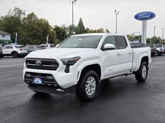 Used 2025 Toyota Tacoma SR5 AWD/4WD video 1