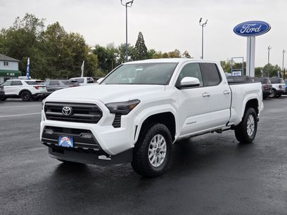 Used 2025 Toyota Tacoma SR5