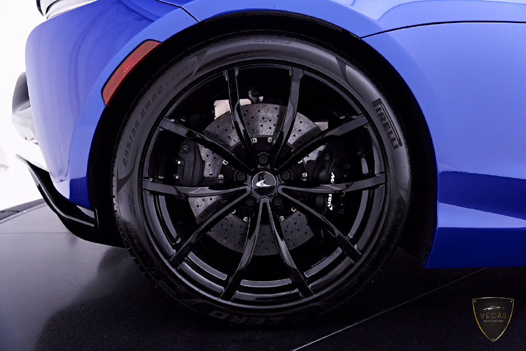 Used 2025 McLaren Artura RWD image 42