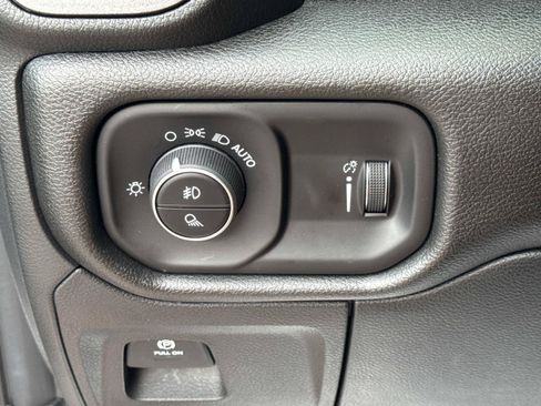 Used 2026 RAM 1500 Express AWD/4WD image 18