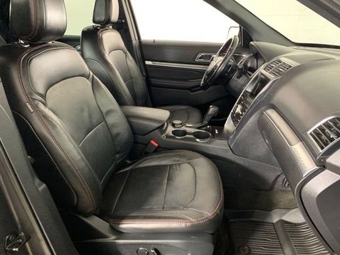Used 2018 Ford Explorer Sport w/ Equipment Group 401A AWD/4WD image 25