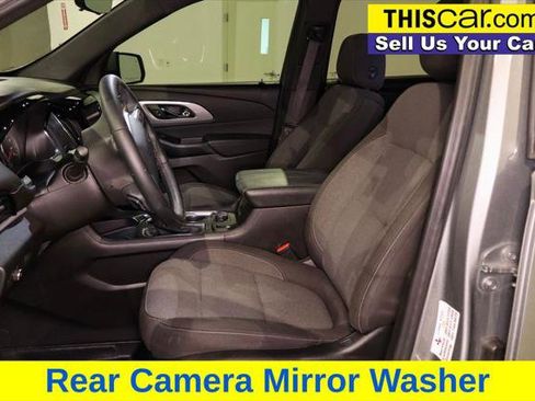 Used 2023 Chevrolet Traverse LT image 17