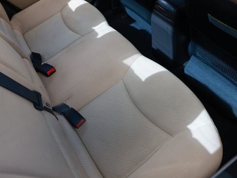 Used 2013 Hyundai Elantra GLS w/ Preferred Pkg image 15