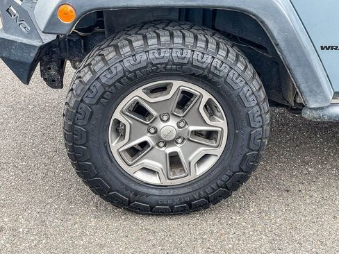 Used 2015 Jeep Wrangler Rubicon w/ Power Convenience Group image 8