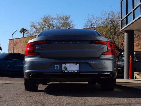 Used 2018 Volvo S90 T8 Momentum w/ Convenience Package image 12