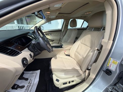 Used 2013 Ford Taurus Limited image 10