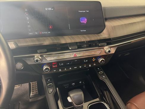 Used 2024 Kia Telluride SX FWD image 2