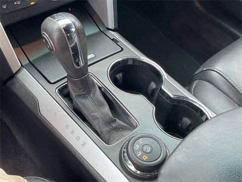 Used 2015 Ford Explorer XLT w/ Equipment Group 202A image 28