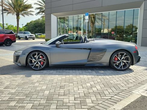 Used 2022 Audi R8 V10 w/ Carbon Exterior Package RWD image 2