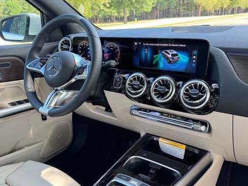 Used 2025 Mercedes-Benz GLA 250 image 18